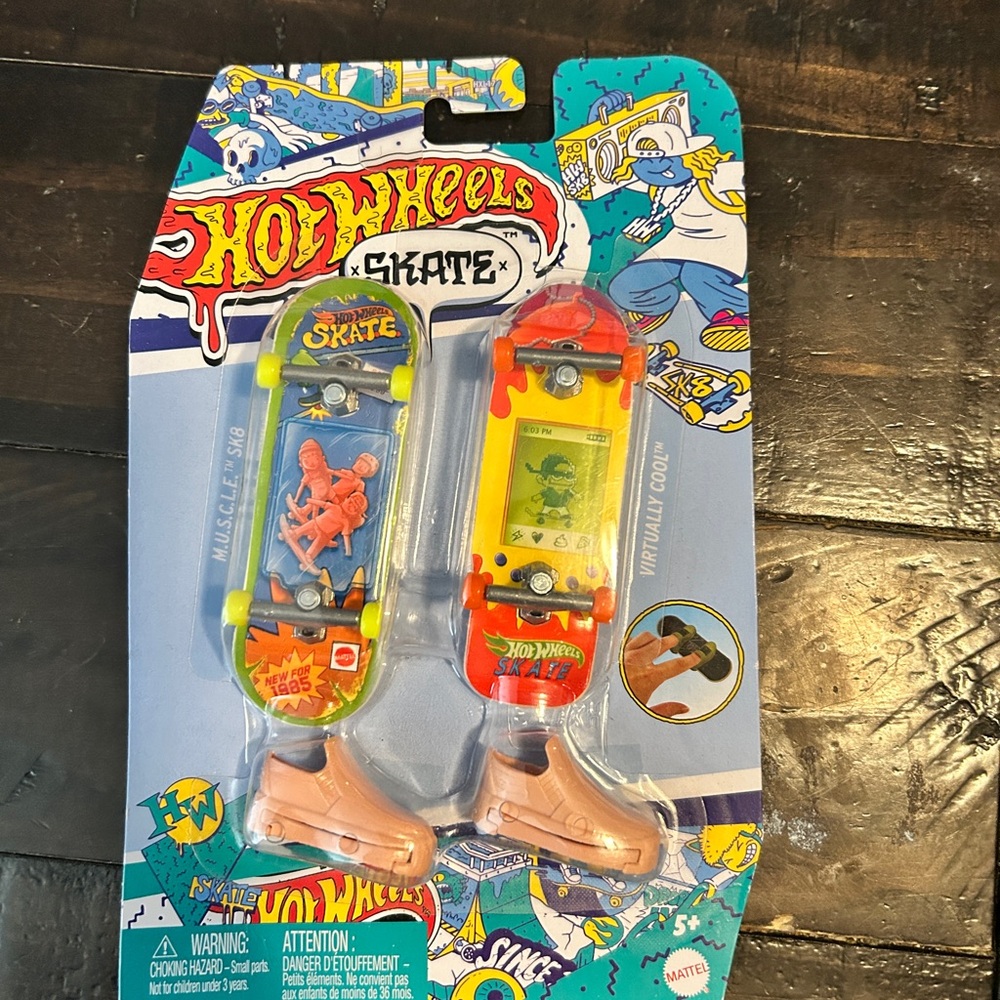Skatie Hot Wheels Skateboard Set - Red, Yellow, Blue